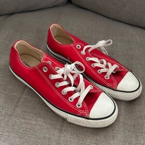 6.5 low converse.